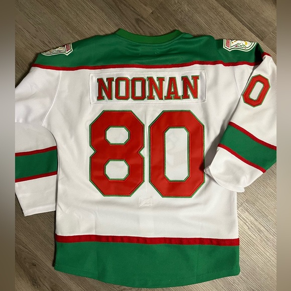 Small hockey jersey - Picture 2 of 2